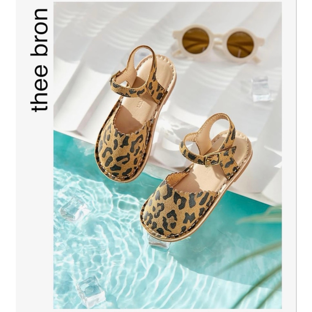 NEW Toddler Girl Vintage look Genuine Leather Closed-Toe Sandal 8 Toddler - Picture 2 of 6